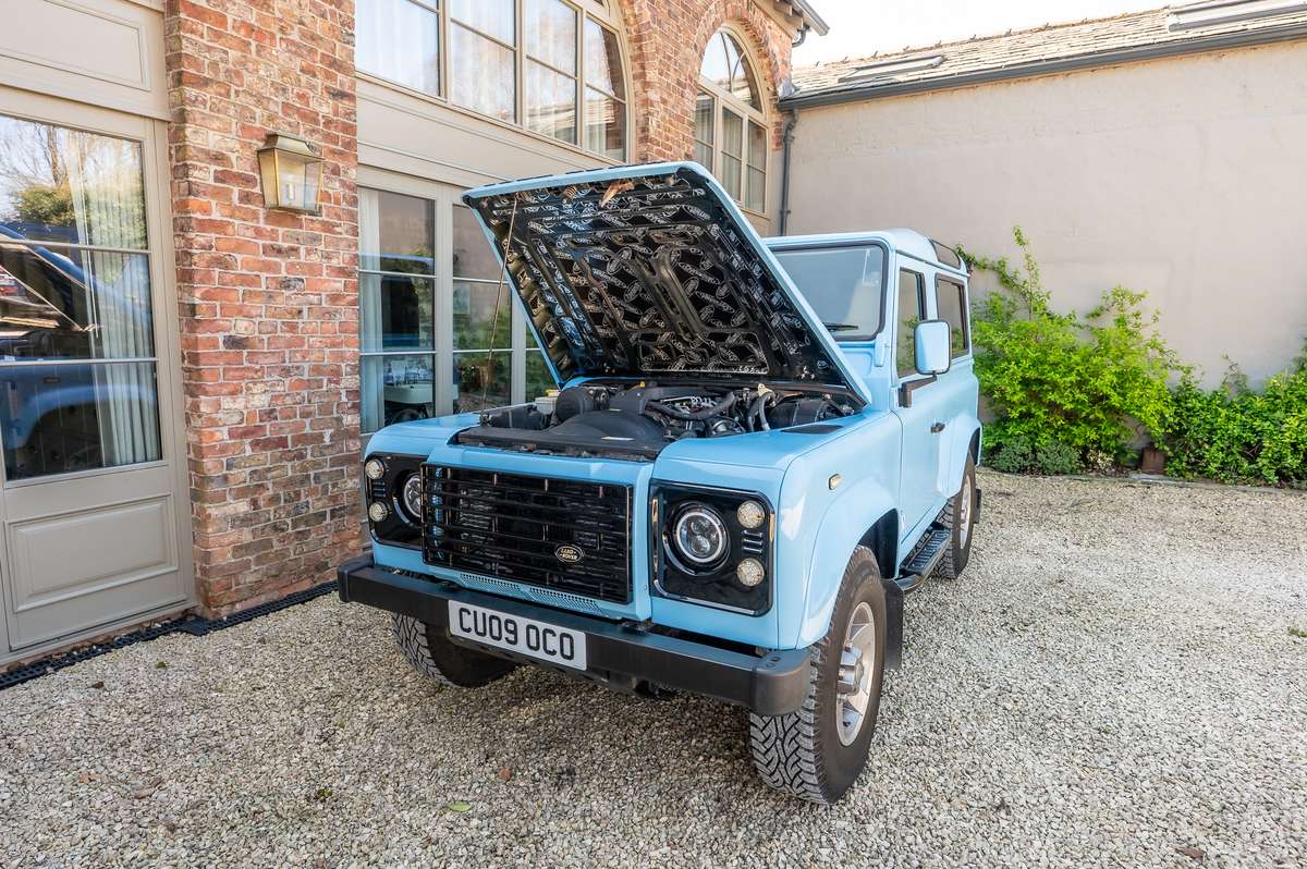 CU09OCO Baby Blue CSG Automotive Land Rover Specialists 4148