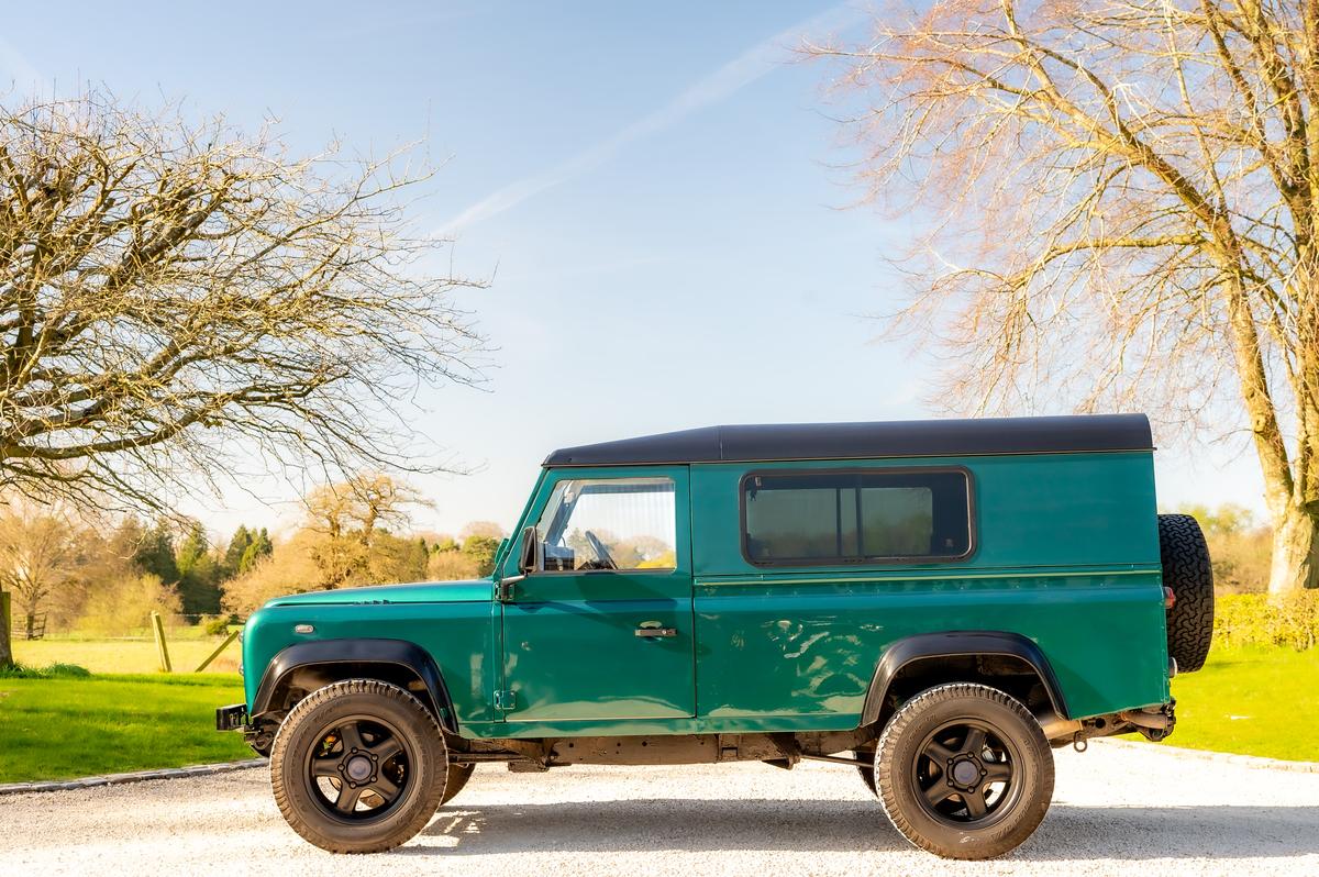 MK06BPY Green Twisted CSG Automotive Land Rover Specialists 8241