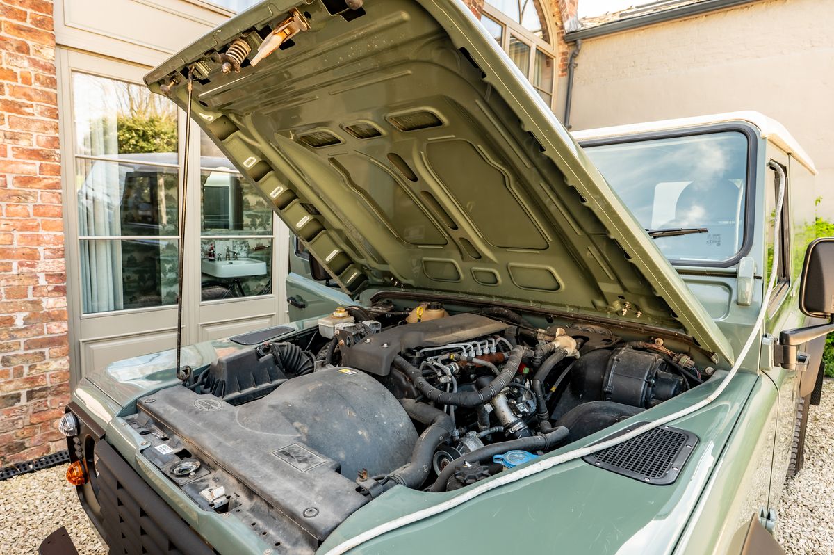 MV58GWF Kewsick Green Plough CSG Automotive Land Rover Specialists 4844