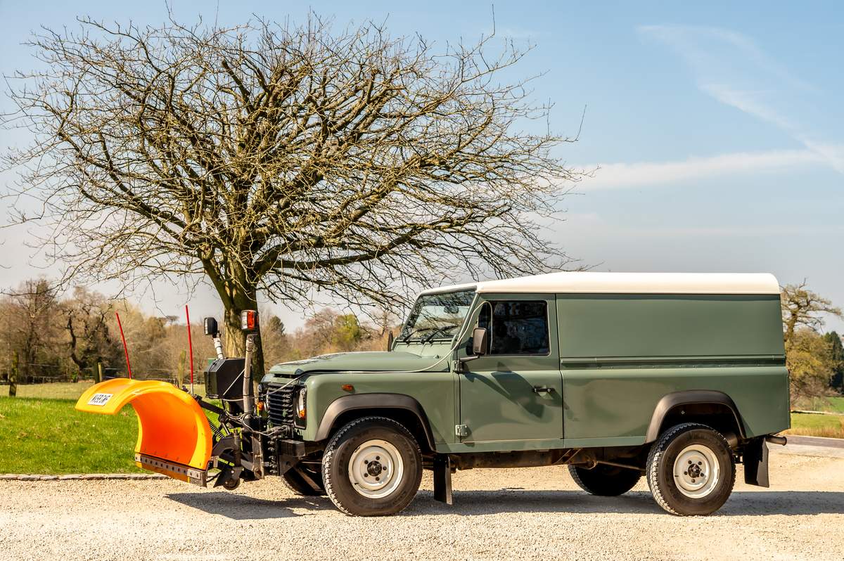 MV58GWF Kewsick Green Plough CSG Automotive Land Rover Specialists 9582